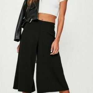 WHBM Elegant Black Flowy Culotte Wide Leg Cropped Slip On Capri Gauchos Pants